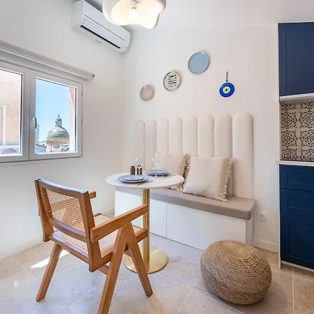 Mediterranean Getaway Old Apartment
